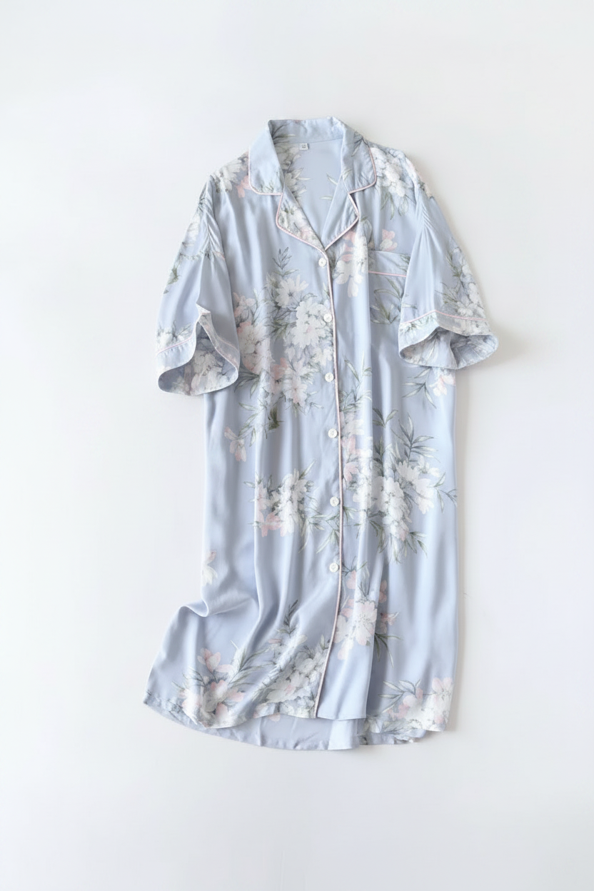 Bleu Ciel Fleuri – Chemise de Nuit